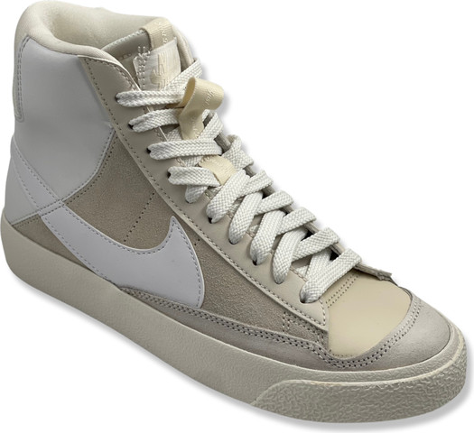 סניקרס גבוהות נייק בלייזר לבנות NIKE BLAZER MID '77 בצבע לבן DQ6084