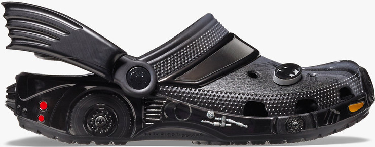 Crocs Batman Batmobile Classic Clog -  כפכפי קרוקס באטמן בעיטור כנפי עטלף בצבע שחור