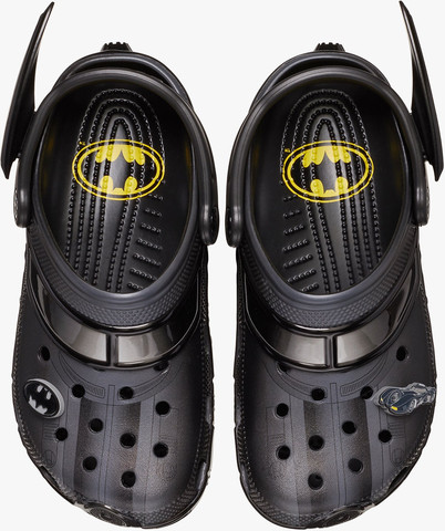 Crocs Batman Batmobile Classic Clog -  כפכפי קרוקס באטמן בעיטור כנפי עטלף בצבע שחור