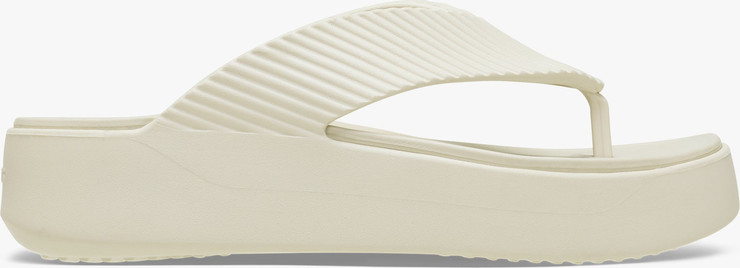 Crocs Getaway Groove Platform Flip - כפכפי אצבע פלטפורמה קרוקס לנשים בצבע אבן/חול