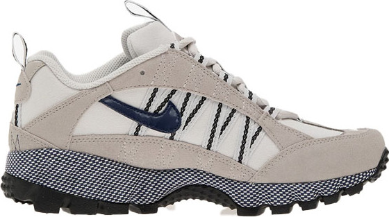 נעלי סניקרס Nike לנשים דגם Air Humara