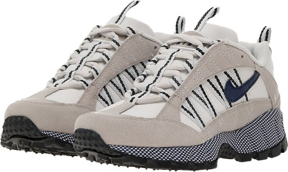 נעלי סניקרס Nike לנשים דגם Air Humara