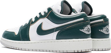 נעלי סניקרס Jordan לנשים ונוער דגם 1 Low SE