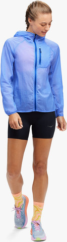 מעיל רוח סקייפלואו לנשים - W SKYFLOW JACKET בצבע תכלת