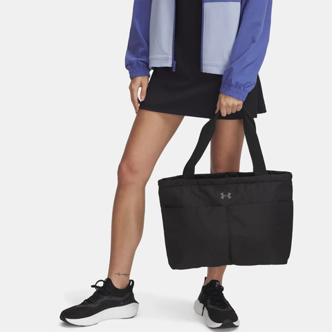 תיק נשיאה אופנתי וספורטיבי מבית  UNDER ARMOUR דגם Studio Lite Tote Bag 16L צבע לבן