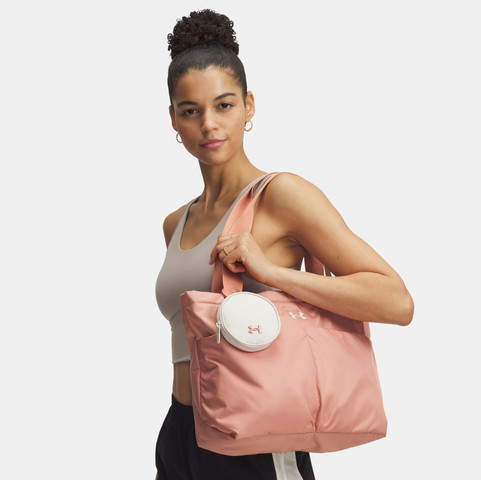 תיק נשיאה אופנתי וספורטיבי מבית  UNDER ARMOUR דגם Studio Lite Tote Bag 16L צבע לבן