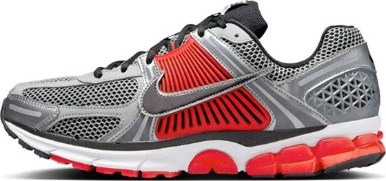 נעלי ריצה Nike לגברים דגם Zoom Vomero 5