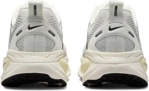 Nike Vomero 18 HM6803-101 נעלי ריצה