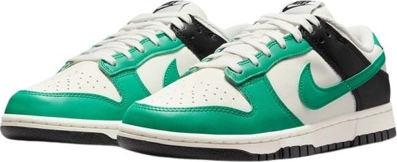 נעלי סניקרס Nike לנשים דגם Dunk Low