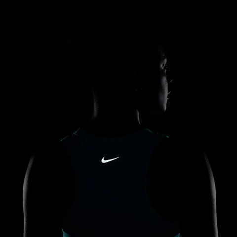 Nike One Fitted FN2806-345 ביגוד גופיות