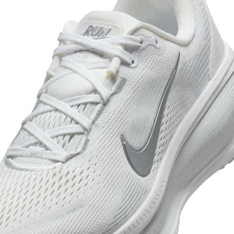 Nike Vomero 18 HM6804-104 נעלי ריצה
