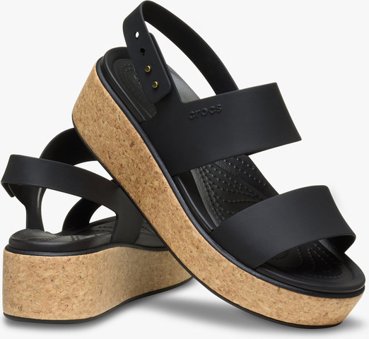 Crocs Brooklyn Cork Low Wedge - סנדלי פלטפורמה קרוקס ברוקלין קורק לנשים בצבע שחור
