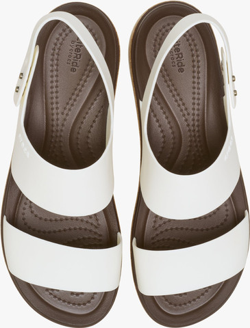 Crocs Brooklyn Cork Low Wedge - סנדלי פלטפורמה קרוקס ברוקלין קורק לנשים בצבע לבן גיר