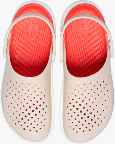 Crocs In Motion Clog - כפכפי קרוקס קלוג בצבע קווארץ - קרוקס - Beige