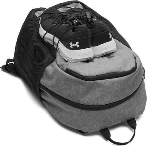 תיק גב ספורטיבי עם תא למחשב נייד מבית Under Armour דגם Hustle Sport 6.0 Backpack צבע שחור
