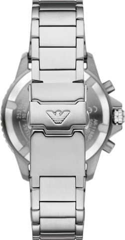 שעון יד לגבר מבית Armani מקולקציית WORLD EXPLORER דגם AR11681