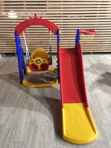 מתקן שעשועים משולב 3 ב-1 נדנדה מגלשה וכדורסל