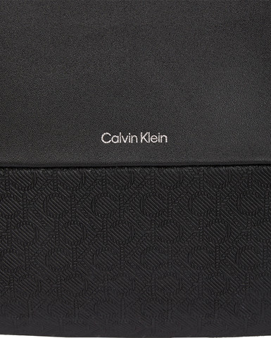 תיק צד דמוי עור לאישה מבית Calvin Klein  דגם K60K613170-BEH