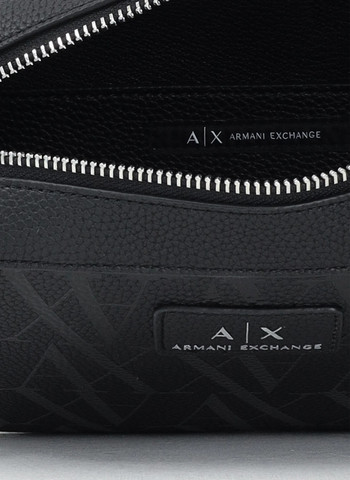 תיק צד דמוי עור לאישה מבית Armani Exchange דגם XW001200AF15325FC099