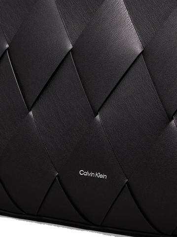 תיק צד דמוי עור לאישה מבית Calvin Klein דגם K60K612994-BEH