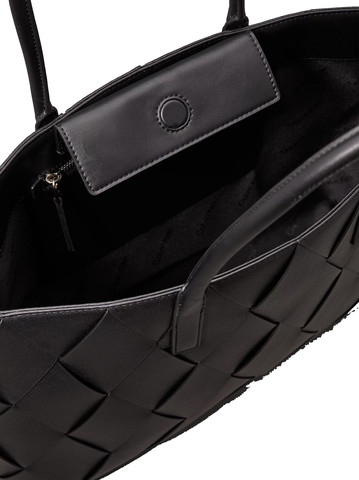 תיק צד דמוי עור לאישה מבית Calvin Klein דגם K60K612994-BEH