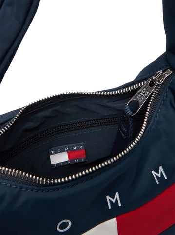 תיק דמוי עור מבית TOMMY דגם TOM-AW0AW18461-C1G