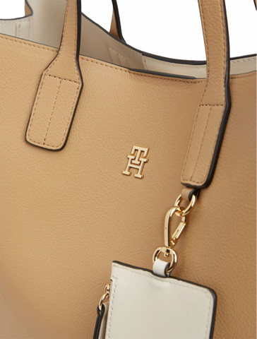 תיק דמוי עור מבית TOMMY דגם TOM-AW0AW18723-RBL