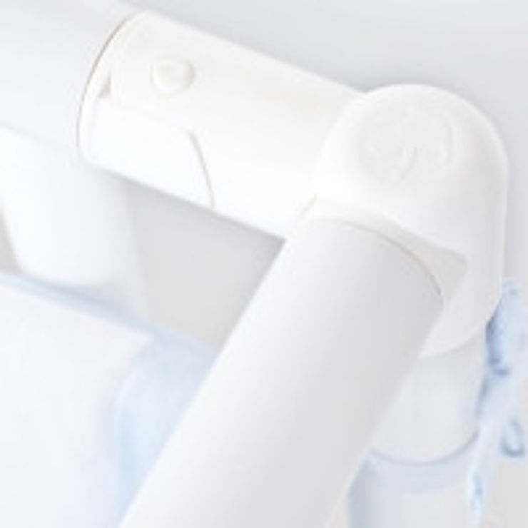 עריסת פלסטיק מתקפלת מבית BabyTech