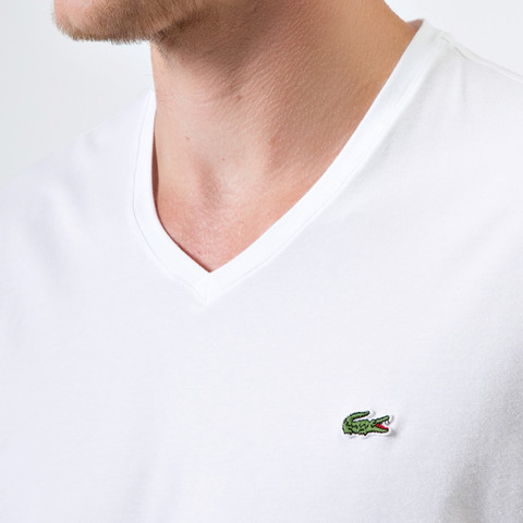 טי שירט Lacoste לגברים צווארון וי