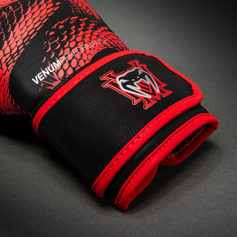 כפפות איגרוף  Venum Matupa Boxing Gloves - Black/Red/Silver