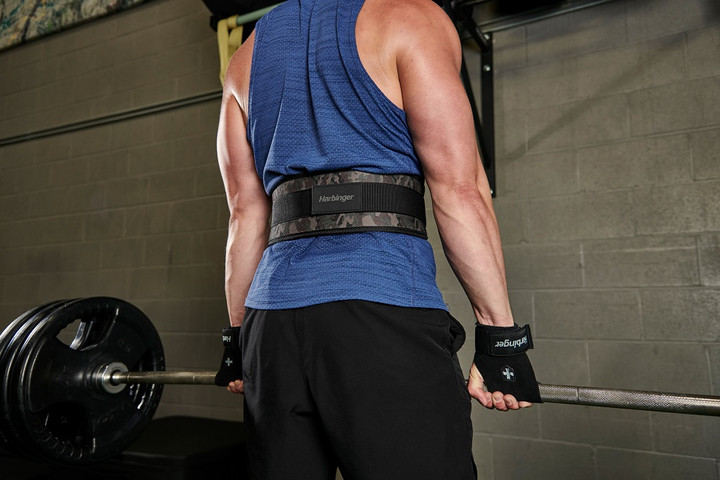 חגורת כושר מקצועי עם תמיכה מרופדת 4.5 אינץ' – "Harbinger Foam Core Belt 4.5