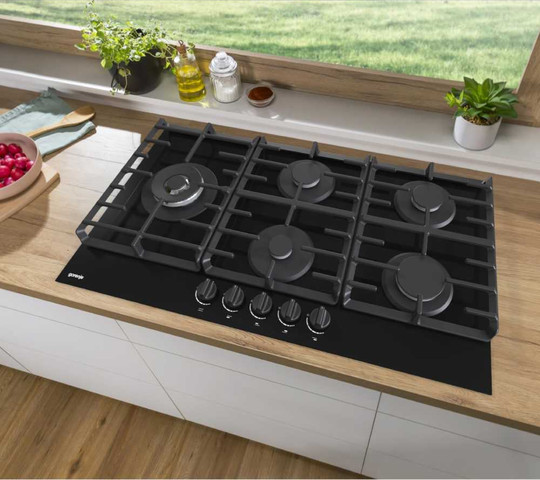 כיריים גז 90 ס"מ 5 להבות Gorenje GCW951B זכוכית שחורה