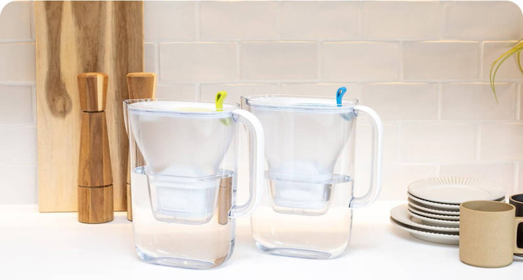 קנקן לסינון מים - 2.4 ליטר כולל פילטר תואם Brita בריטה Style לבן