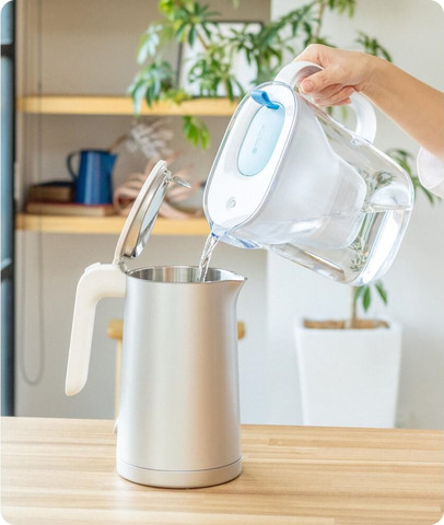 קנקן לסינון מים - 2.4 ליטר כולל פילטר תואם Brita בריטה Style לבן