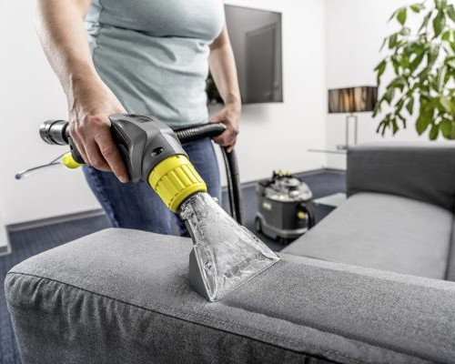 מכשיר לניקוי שטיחים בהזרקה-יניקה מבית KARCHER קארשר דגם PUZZI 8/1C
