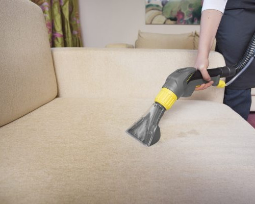 מכשיר לניקוי שטיחים בהזרקה-יניקה מבית KARCHER קארשר דגם PUZZI 8/1C