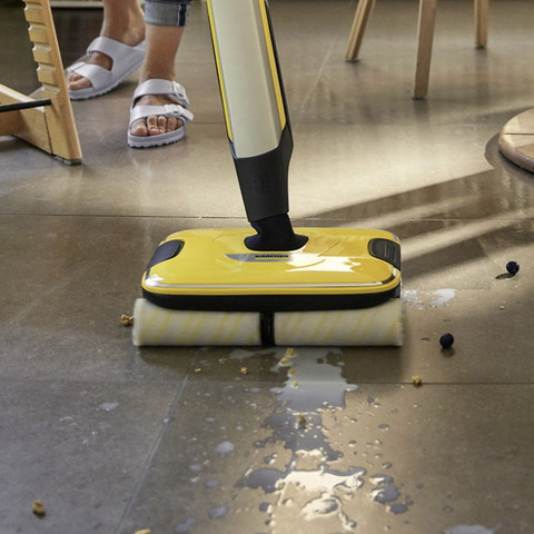 שואב שוטף אלחוטי מבית KARCHER קארשר דגם FC7 CORDLESS