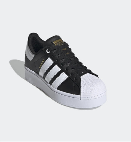 נעלי סניקרס Adidas לנשים דגם Superstar