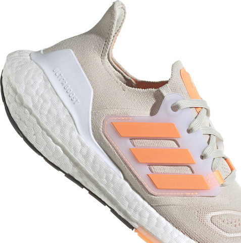 Adidas ULTRABOOST 22 W  GX6666 נעלי ריצה