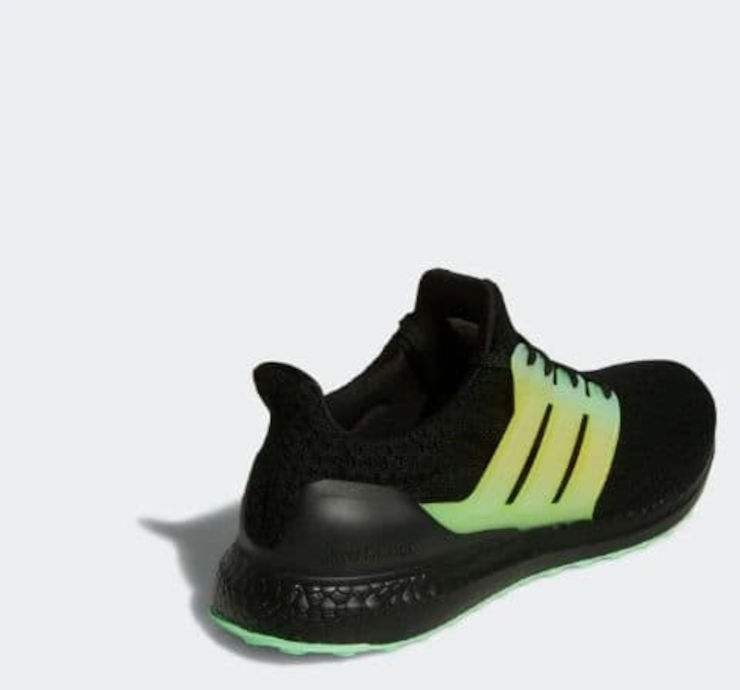 אולטרה בוסט 22 די אן אי לגברים  ULTRABOOST 5.0 DNA FTW M GV8729