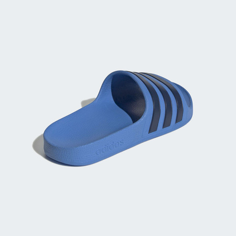 אדידס נעלי נוער כפכף פסים שחורים בצבע כחול (ADILETTE AQUA K)