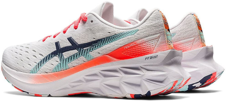נעלי ספורט ריצה לנשים אסיקס נובה בלאסט 2 Asics Novablast 2