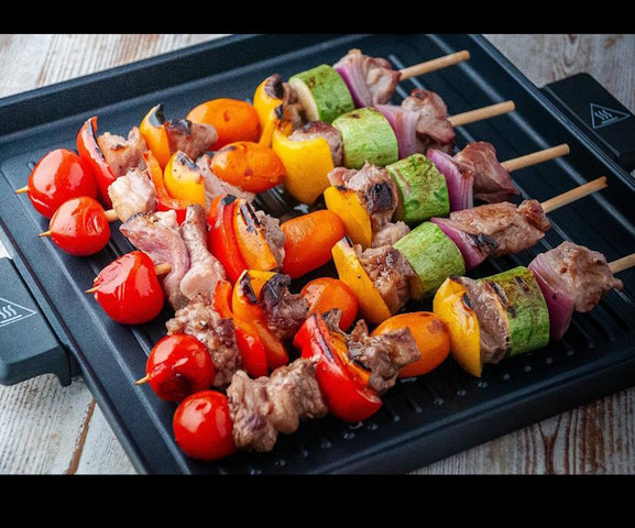 פלטת אינדוקציה חשמלית COOK & GRILL+רוסטר ופלטת גריל Arcosteel