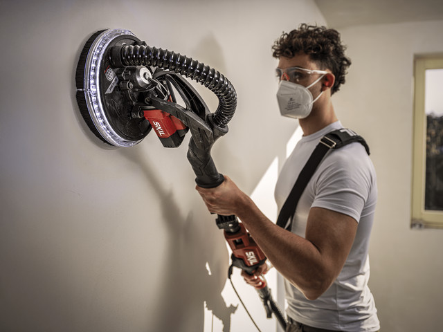 מלטשת קיר ג'ירפה חשמלית 750W עם תאורת לד 360°
