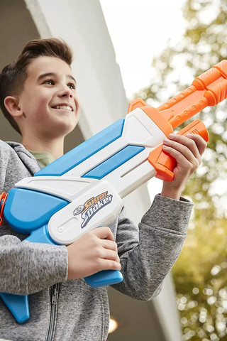 רובה מים עם 2 זרמים מסתחררים Super Soaker Twister Water Blaster