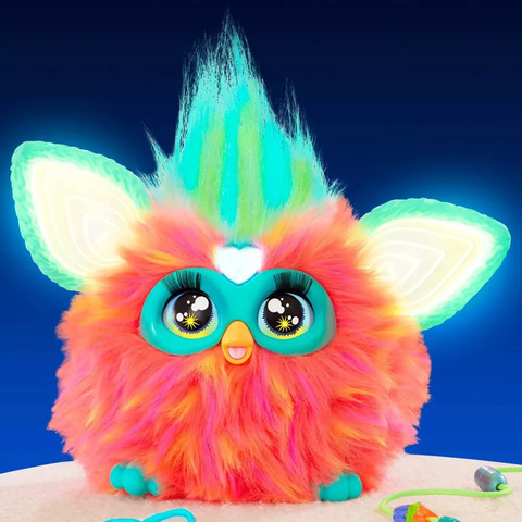 בובה אינטרקטיבית פרבי Furby בגודל 15 ס"מ מופעלת ע"י קול - חבר חדש מלא קסם ואישיות - כתום