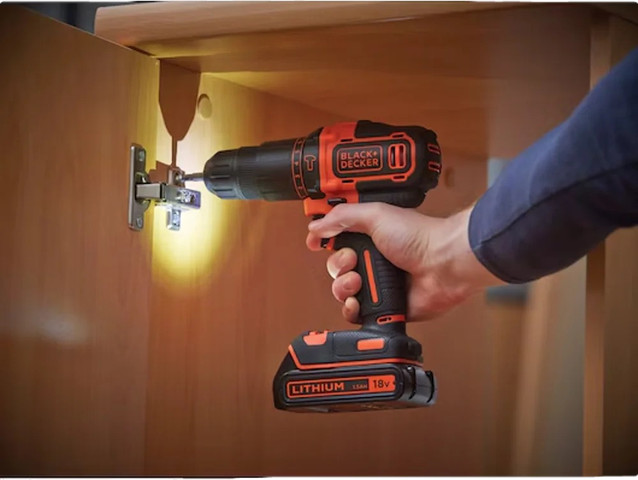 סט מקדחה דופקת / מברגה 18V דגם BDCHD18S1KA-QW מבית BLACK+DECKER