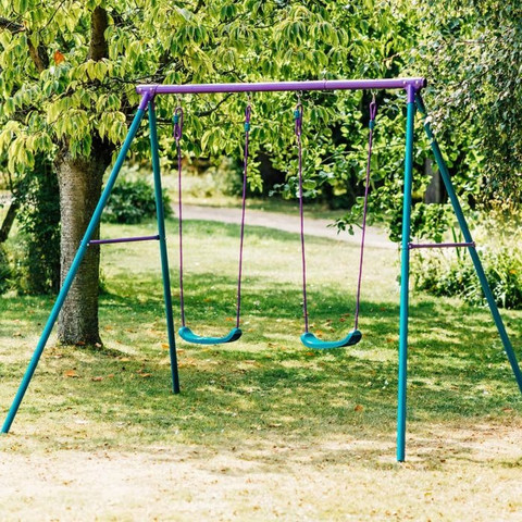 מתקן נדנדות כפול עשוי מתכת