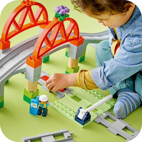 לגו דופלו - ערכת הרחבה של גשר רכבת ומסילות  10426