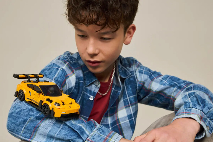 מכונית על PORSCHE 911 GT3 RS LEGO 77239